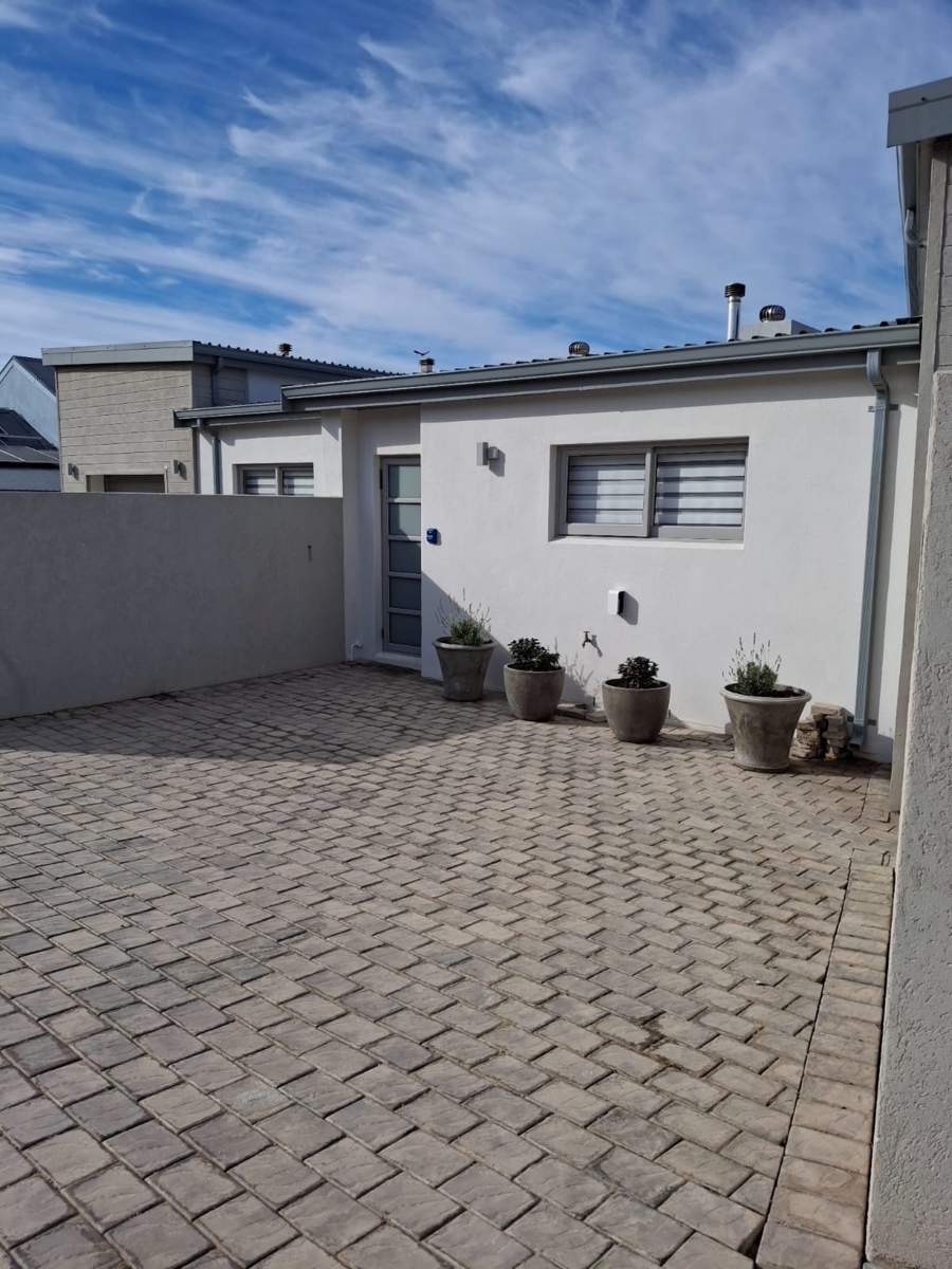 4 Bedroom Property for Sale in Struisbaai Western Cape